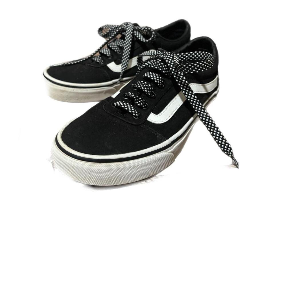 Vans Black and White Sneakers Classic Style